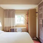 Ibis Gare Montparnasse 15eme Отель Париж
