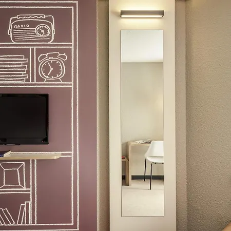 Ibis Gare Montparnasse 15eme Отель Париж