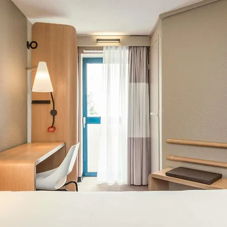 Ibis Gare Montparnasse 15eme Hotel